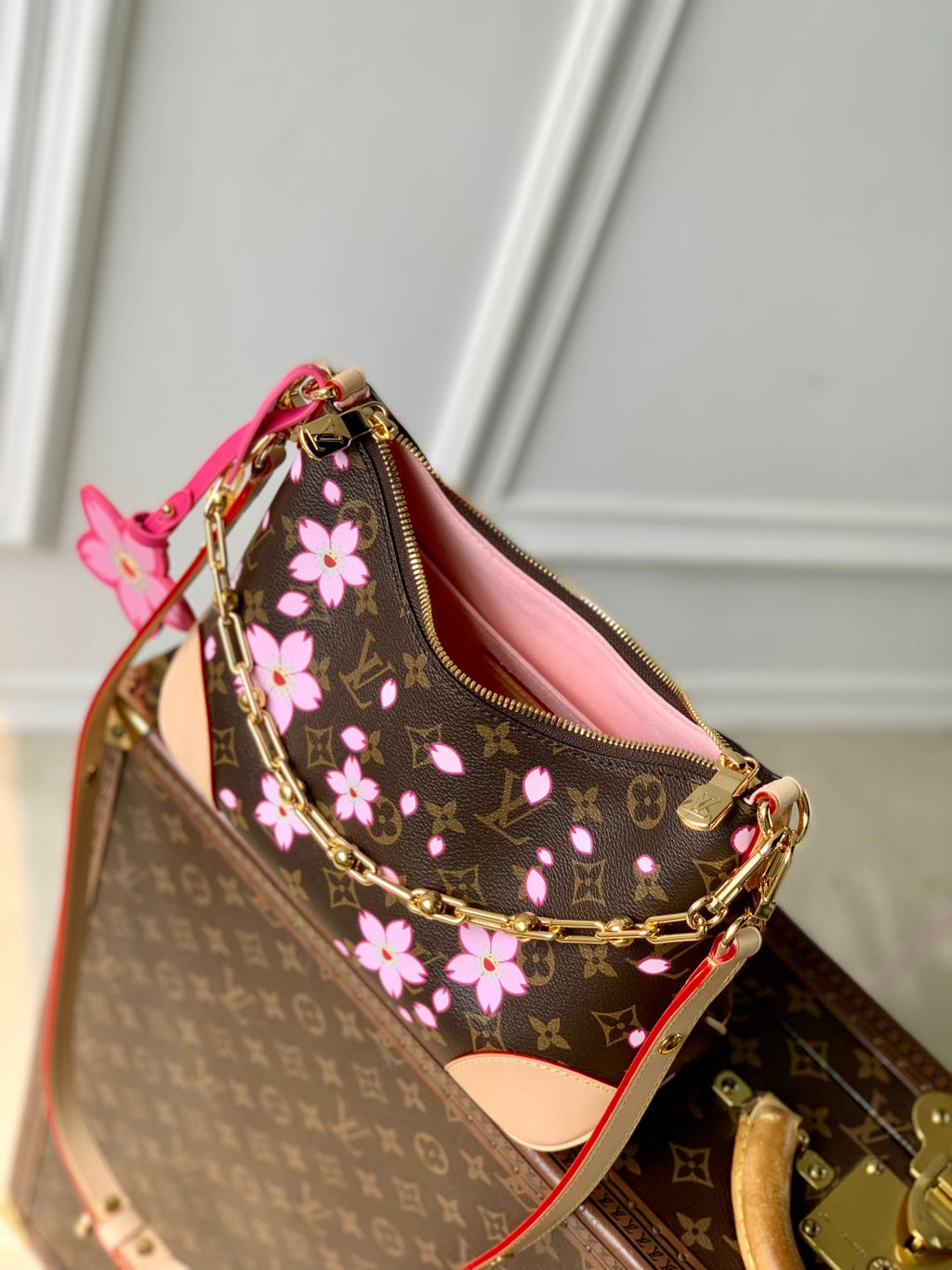 Boulogne Cherry Blossom 29 in Sakura Brown Monogramm beschichteter Leinwand