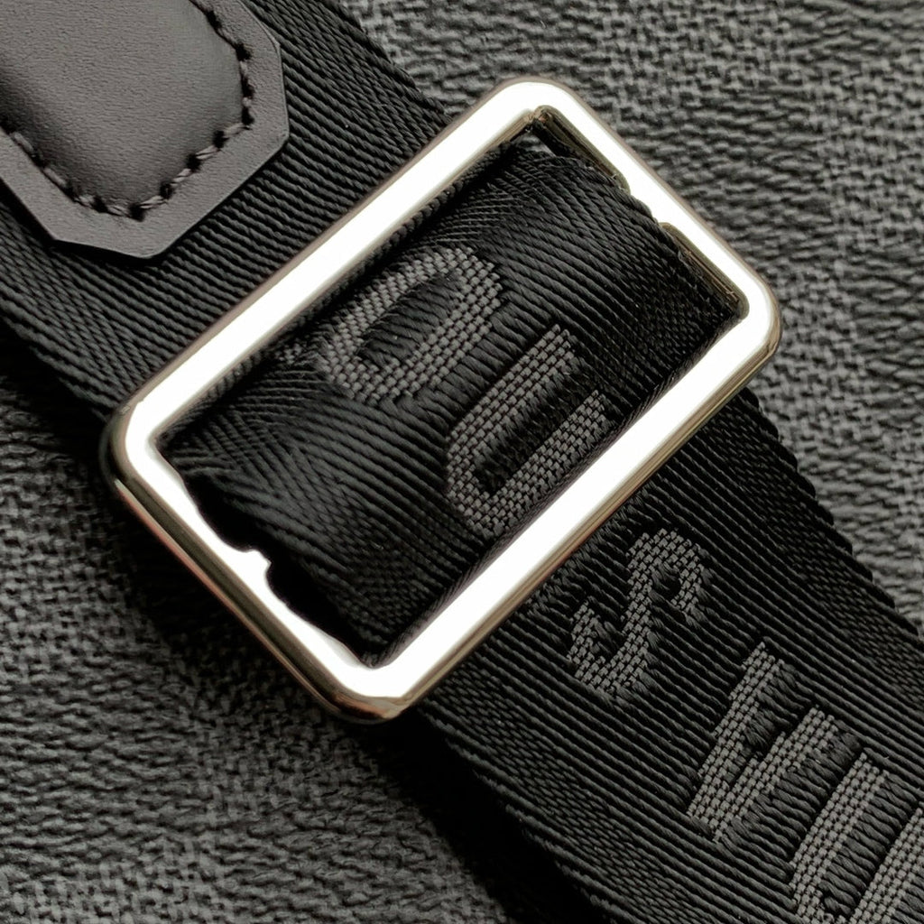 AVENUE SLINGBAG 31 IN SCHWARZ UND GRAU DAMIER GRAPHITA CANVAS CALFLEDER