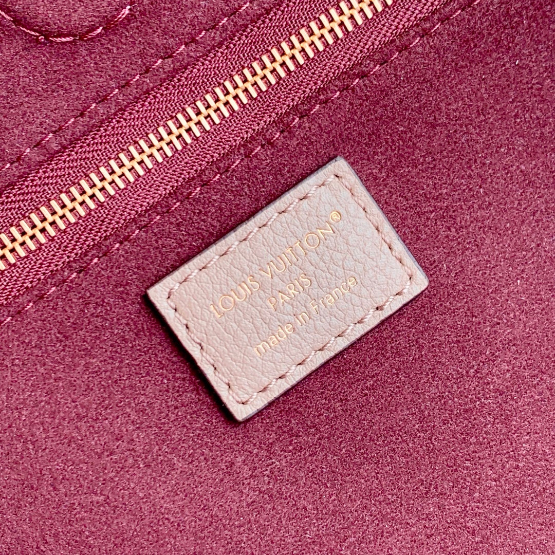 ANYTIME MM 42 IN TOURTERELLE GRAU MONOGRAMM EMPREINTE KALBSLEDER GOLDENE BESCHLÄGE