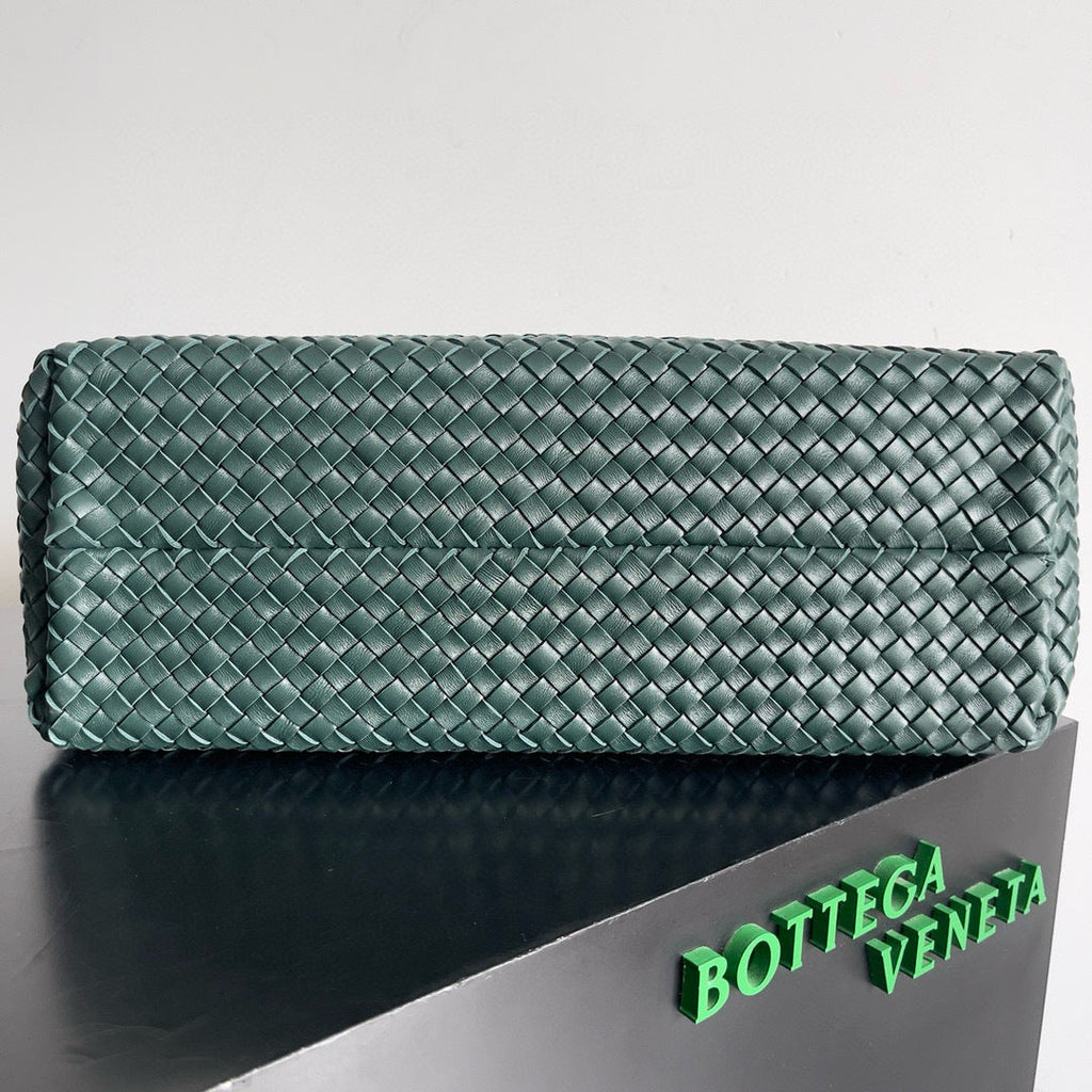 BOTTEGA VENETA 25S GROSSE CABAT-TASCHE 51 AUS TIEFSCHIEFERGRÜNEM LAMMFELL