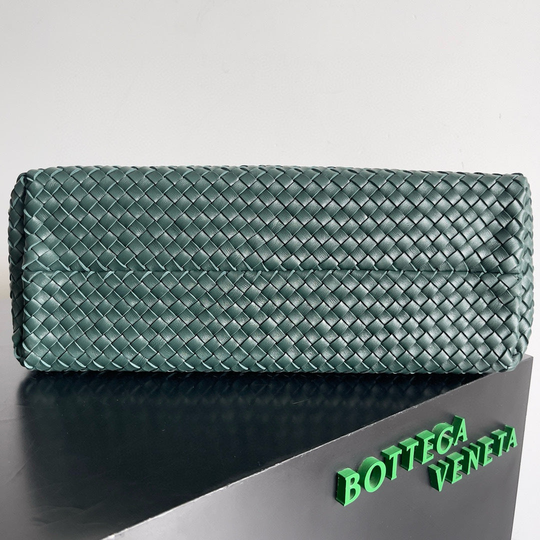 BOTTEGA VENETA 25S GROSSE CABAT-TASCHE 51 AUS TIEFSCHIEFERGRÜNEM LAMMFELL