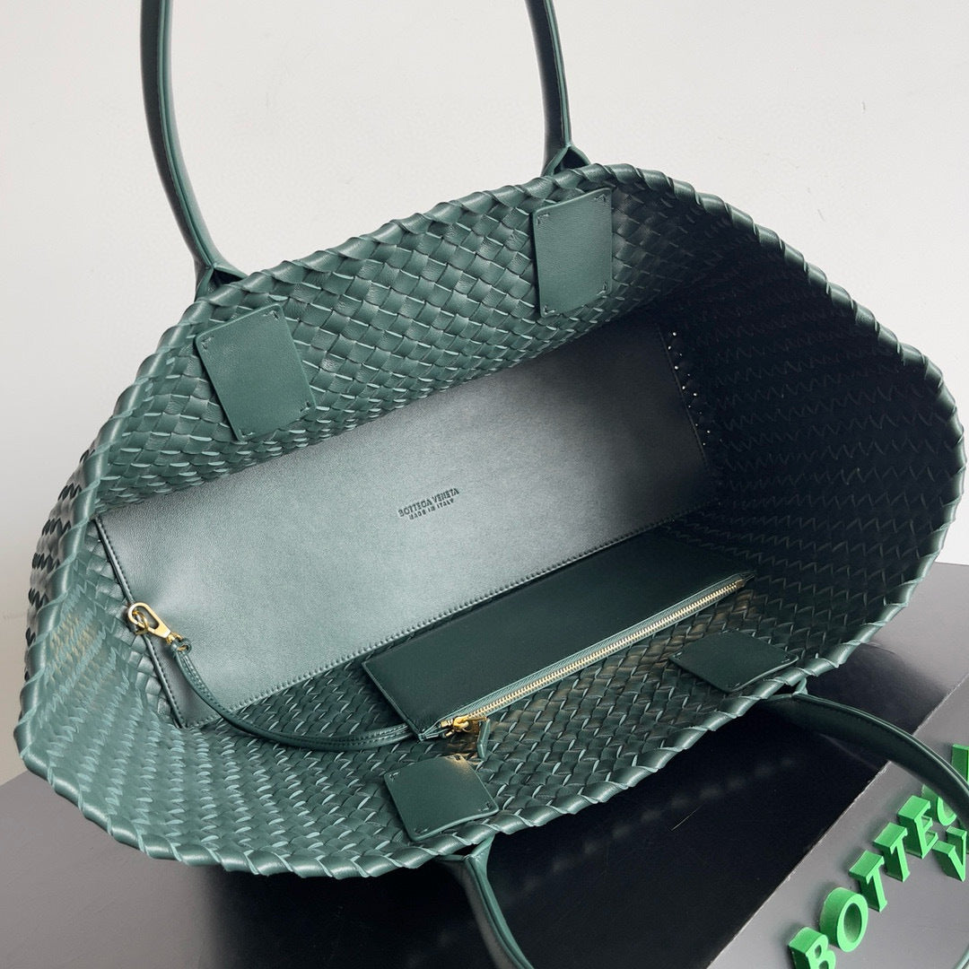 BOTTEGA VENETA 25S GROSSE CABAT-TASCHE 51 AUS TIEFSCHIEFERGRÜNEM LAMMFELL