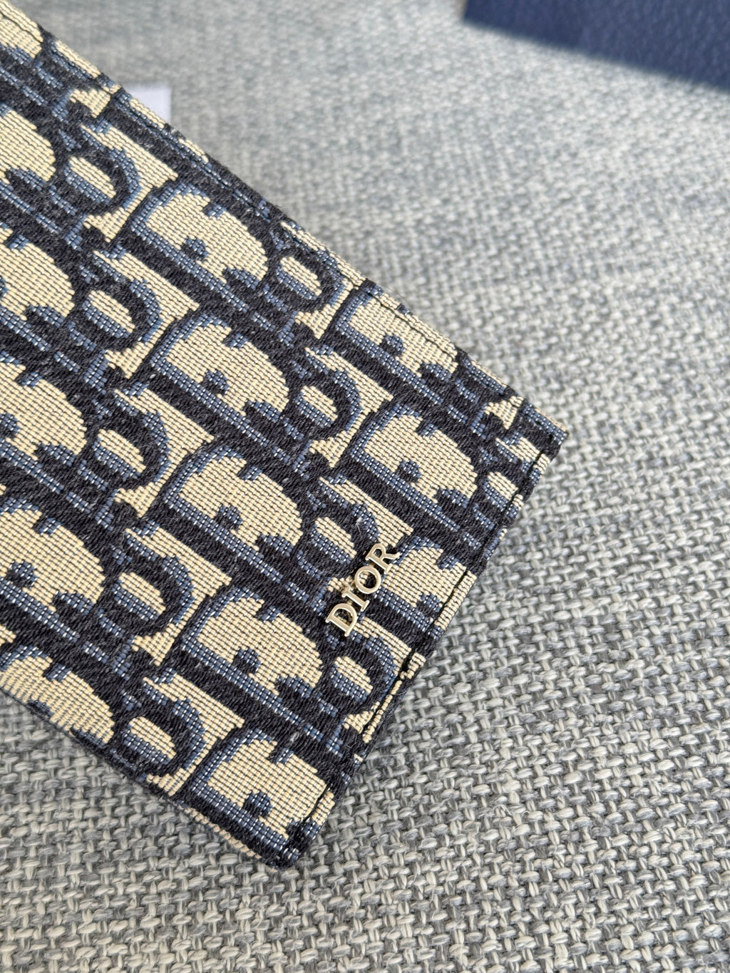Vertikale lange Geldbörse 19 Zoll blau Monogramm Schräg Jacquard