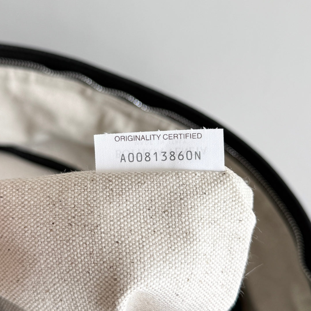 BOTTEGA VENETA 25S INTRECCIATO TASCHE 46 AUS SCHWARZEM KALBSLEDER, SILBERNE HARDWARE