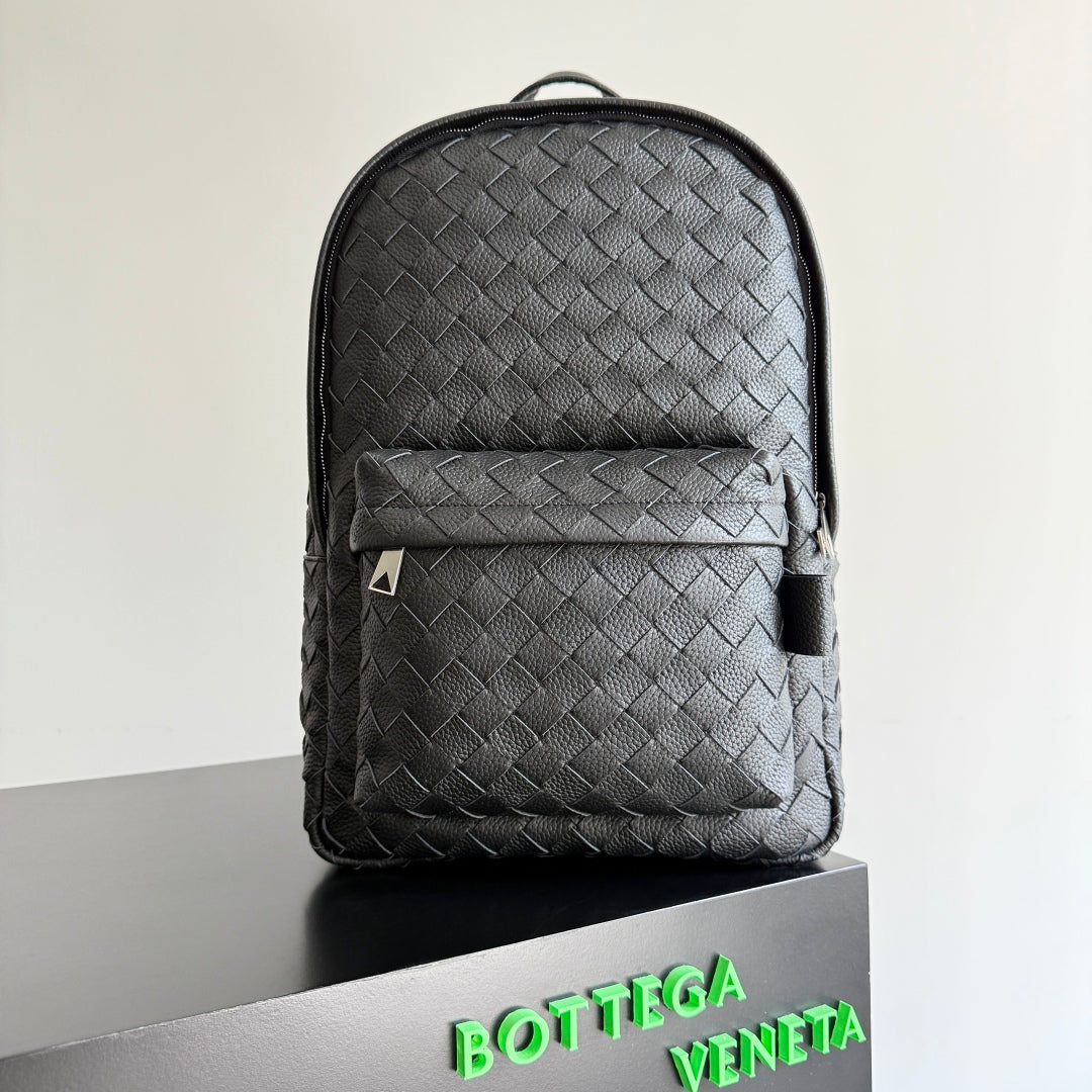 BOTTEGA VENETA 25S INTRECCIATO TASCHE 46 AUS SCHWARZEM KALBSLEDER, SILBERNE HARDWARE