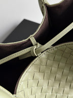 Wendbare Tragetasche Pinacoteca, 43 Zoll, aus Matcha-Lammleder und braunem Wildleder