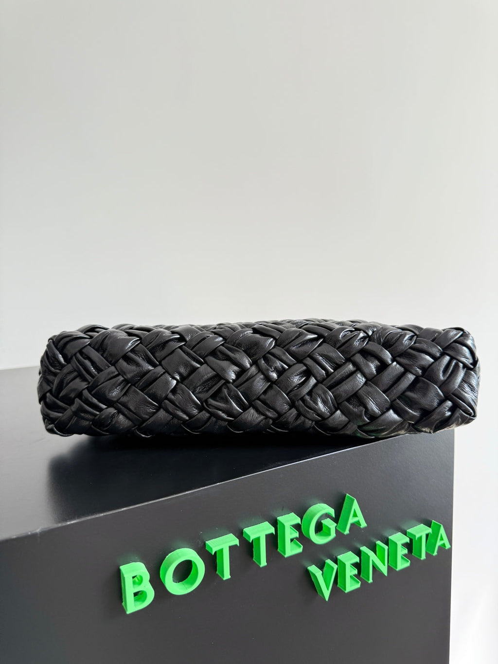 KELIMERO CHA-CHA CLUTCH 28,5 AUS SCHWARZEM LAMMFELL