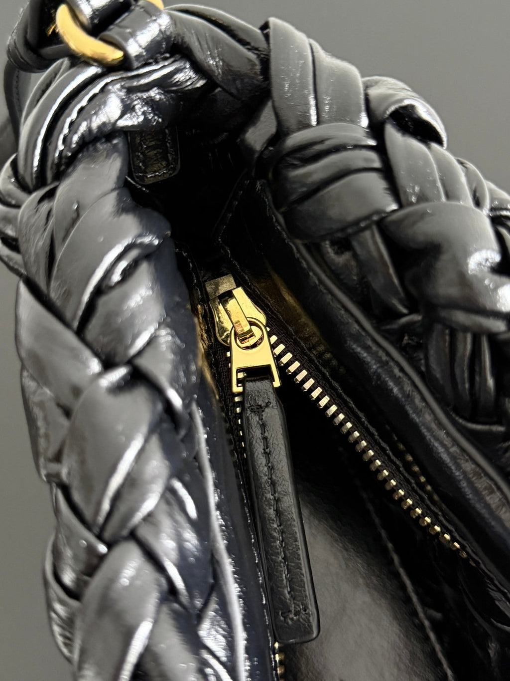 KELIMERO CHA-CHA CLUTCH 28,5 AUS SCHWARZEM LAMMFELL