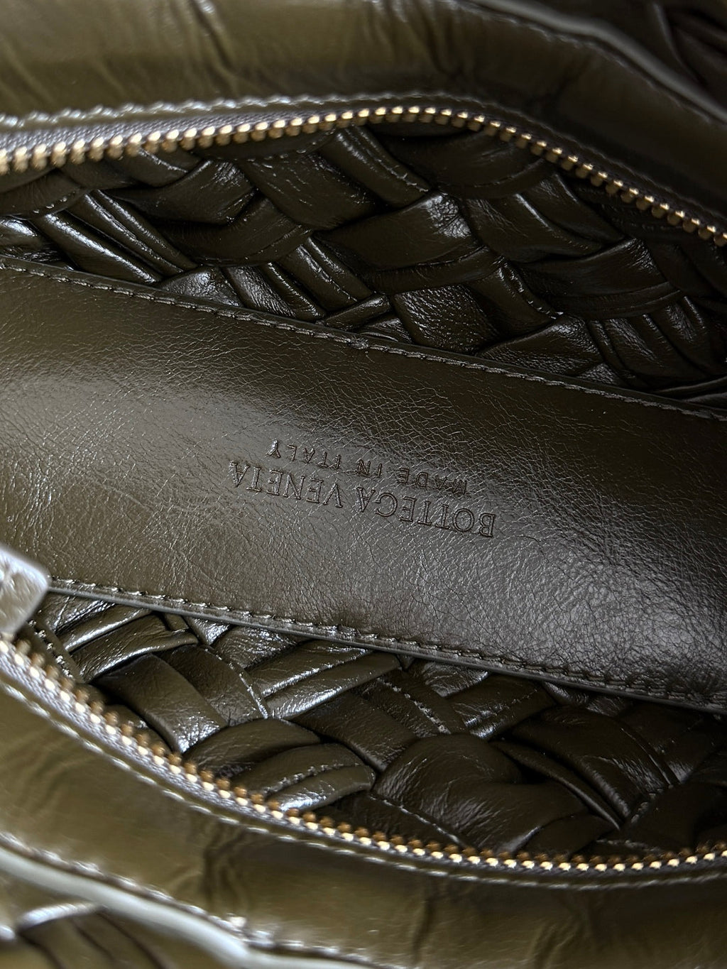 KELIMERO CHA-CHA CLUTCH 28,5 AUS DUNKELGRÜNEM LAMMFELL