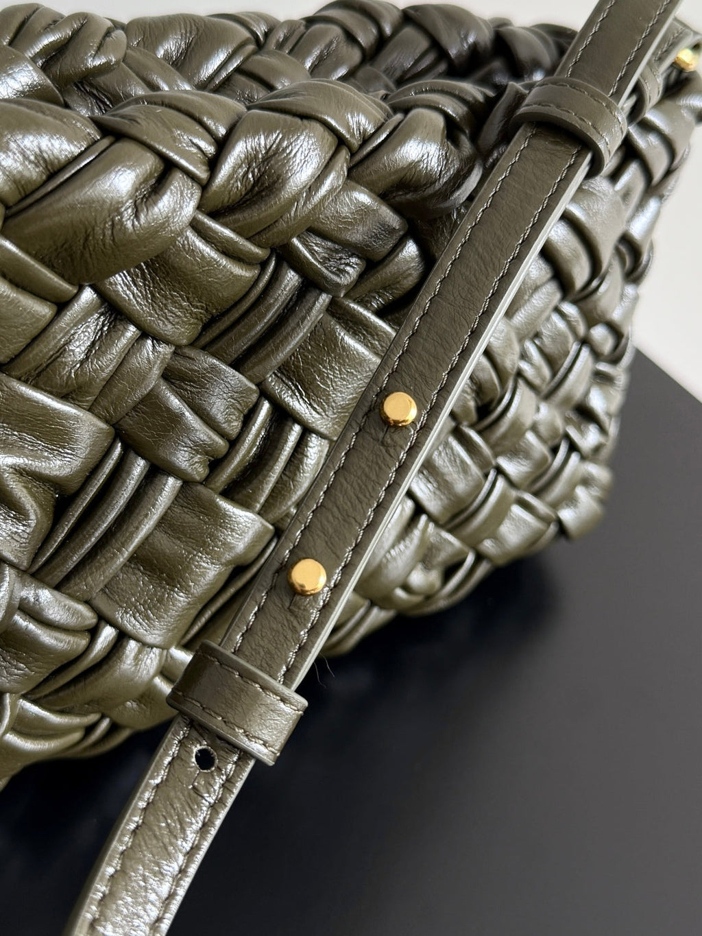 KELIMERO CHA-CHA CLUTCH 28,5 AUS DUNKELGRÜNEM LAMMFELL