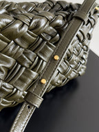 KELIMERO CHA-CHA CLUTCH 28,5 AUS DUNKELGRÜNEM LAMMFELL