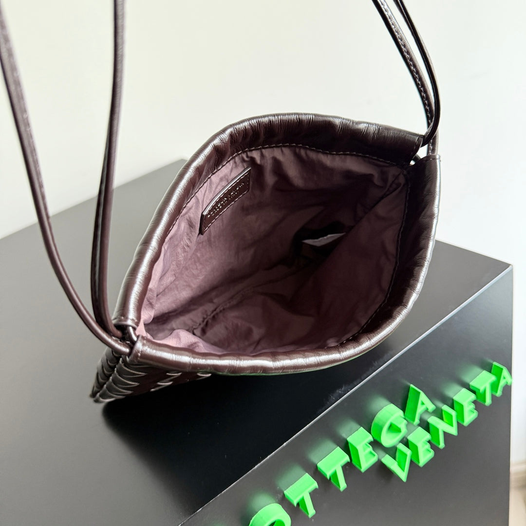 KLEINER STAUBBEUTEL 21 IN DUNKELBRAUNEM LAMMLEDER