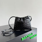 KLEINER STAUBBEUTEL 21 IN SCHWARZEM LAMMLEDER