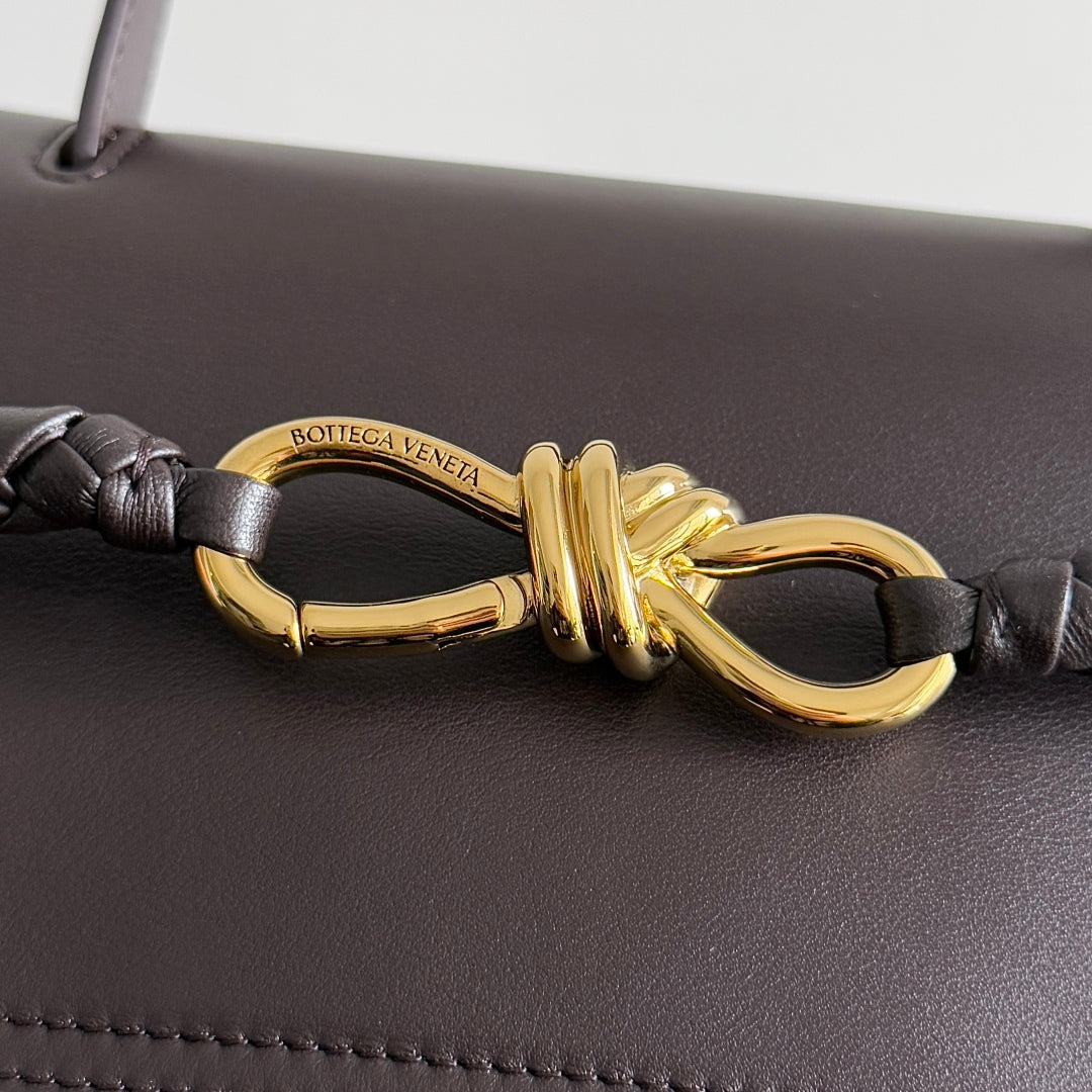 MITTLERE CIAO CIAO 34 AUS BRAUNEM KALBSLEDER