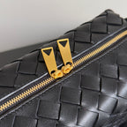 MINI LOOP KAMERATASCHE 22 IN SCHWARZEM KALBSLEDER