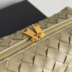 MINI LOOP KAMERATASCHE 22 IN BEIGEM KALBSLEDER