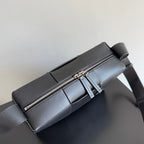 BOTTEGA VENETA 25S ARCO TASCHE 28 IN SCHWARZES KALBSLEDER SILBERNE BESCHLÄGE