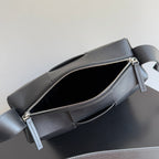 BOTTEGA VENETA 25S ARCO TASCHE 28 IN SCHWARZES KALBSLEDER SILBERNE BESCHLÄGE