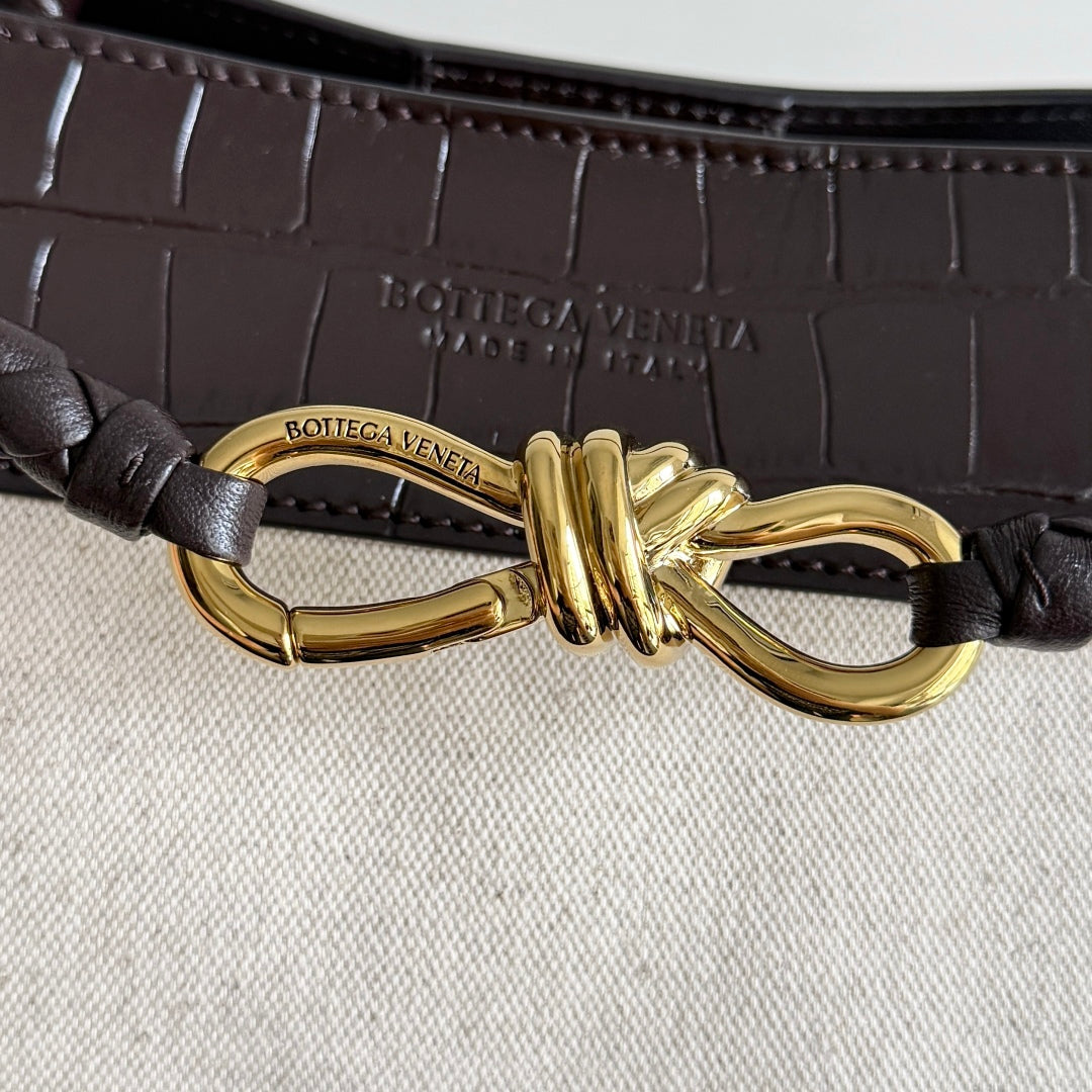 BOTTEGA VENETA 25S MEDIUM ANDIAMO 32 IN ELFENBEIN DUNKELBRAUN KALBSLEDER UND CANVAS