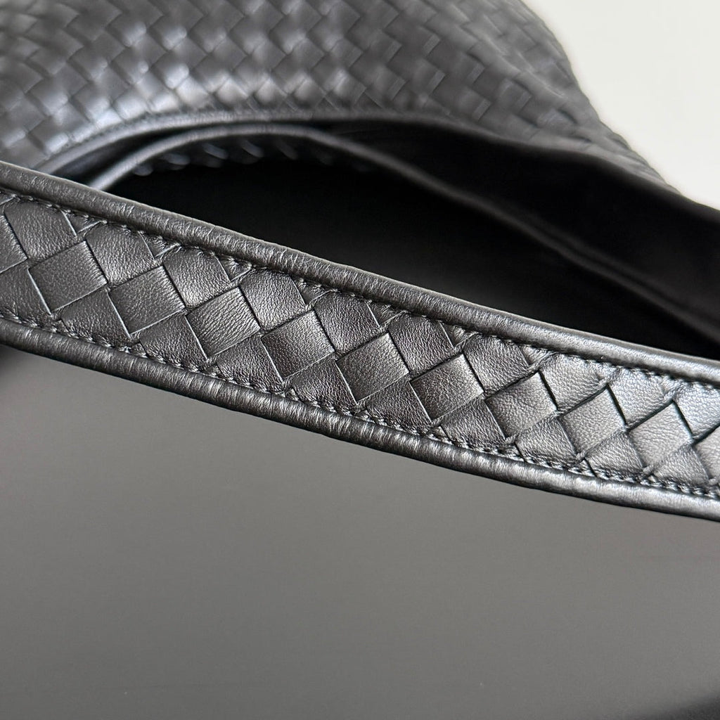 BOTTEGA VENETA 25S VENETO TASCHE 27 IN SCHWARZEM KALBSLEDER SILBERNE BESCHLÄGE