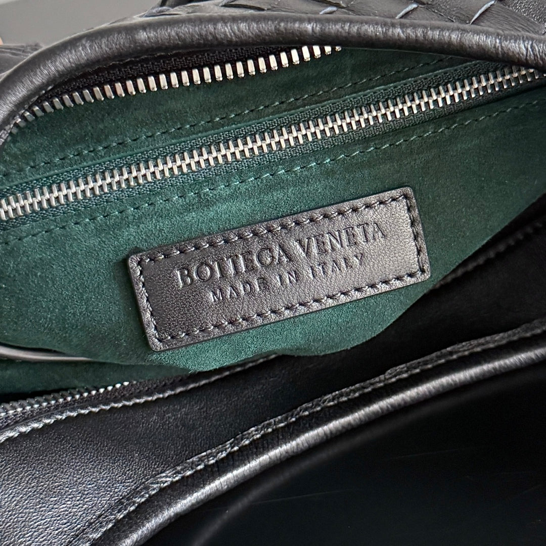 BOTTEGA VENETA 25S VENETO TASCHE 27 IN SCHWARZEM KALBSLEDER SILBERNE BESCHLÄGE