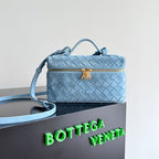 BOTTEGA VENETA 25S BANG BANG 22 IN EISBLAUEM INTRECCIATO-WILDLEDER-GOLD-HARDWARE