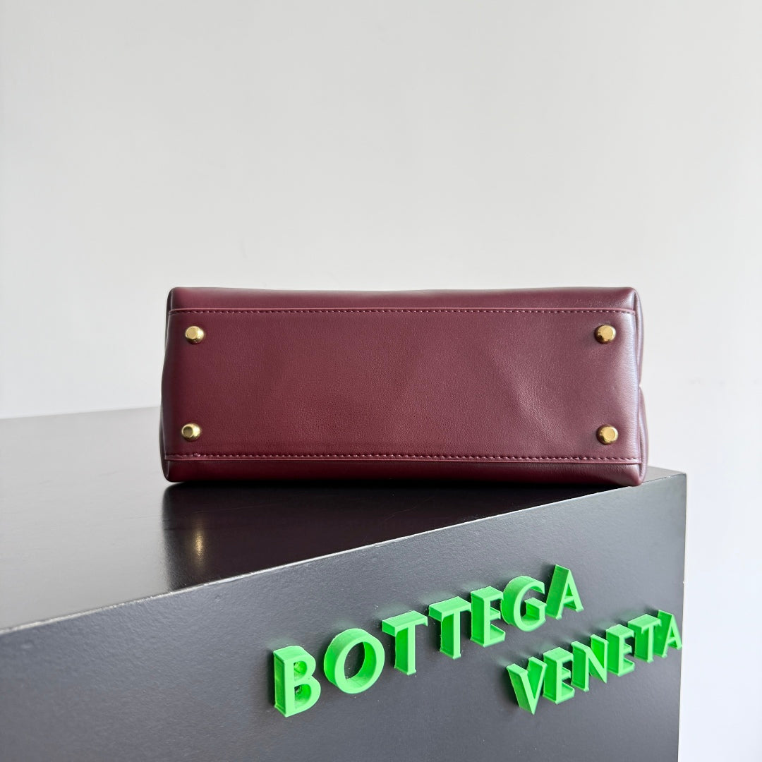 BOTTEGA VENETA 25S MEDIUM CIAO CIAO TASCHE 26 AUS BURGUNDERKALBSLEDER