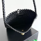 BOTTEGA VENETA 25S TOSCA TASCHE 19 IN SCHWARZEM KALBSLEDER GOLDENE BESCHLÄGE