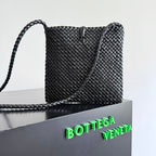 BOTTEGA VENETA 25S TOSCA TASCHE 19 IN SCHWARZEM KALBSLEDER GOLDENE BESCHLÄGE