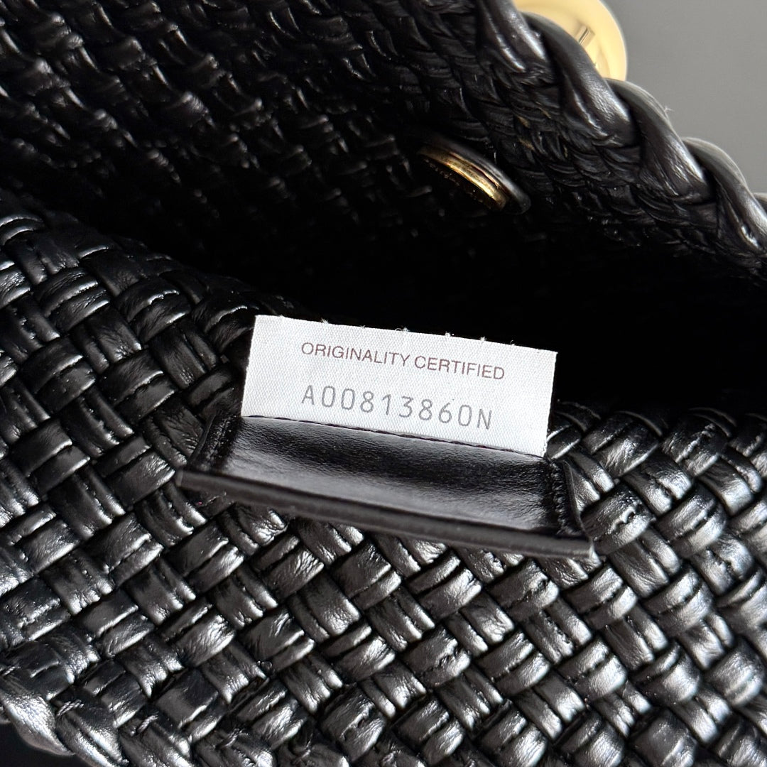 BOTTEGA VENETA 25S TOSCA TASCHE 19 IN SCHWARZEM KALBSLEDER GOLDENE BESCHLÄGE