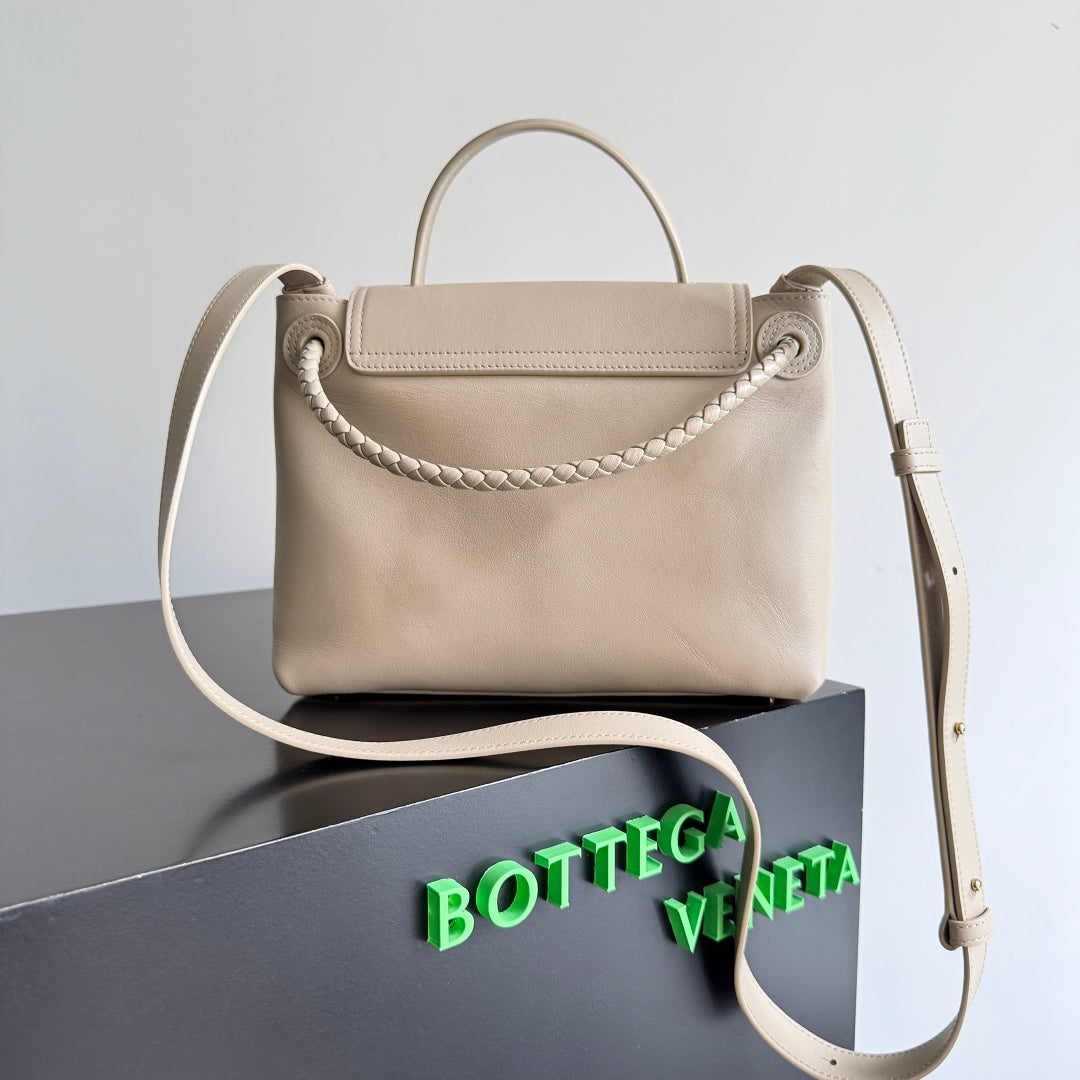 BOTTEGA VENETA 25S MEDIUM CIAO CIAO TASCHE 26 IN HELL WARMES BEIGE KALBSLEDER