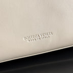 BOTTEGA VENETA 25S MEDIUM CIAO CIAO TASCHE 26 IN HELL WARMES BEIGE KALBSLEDER