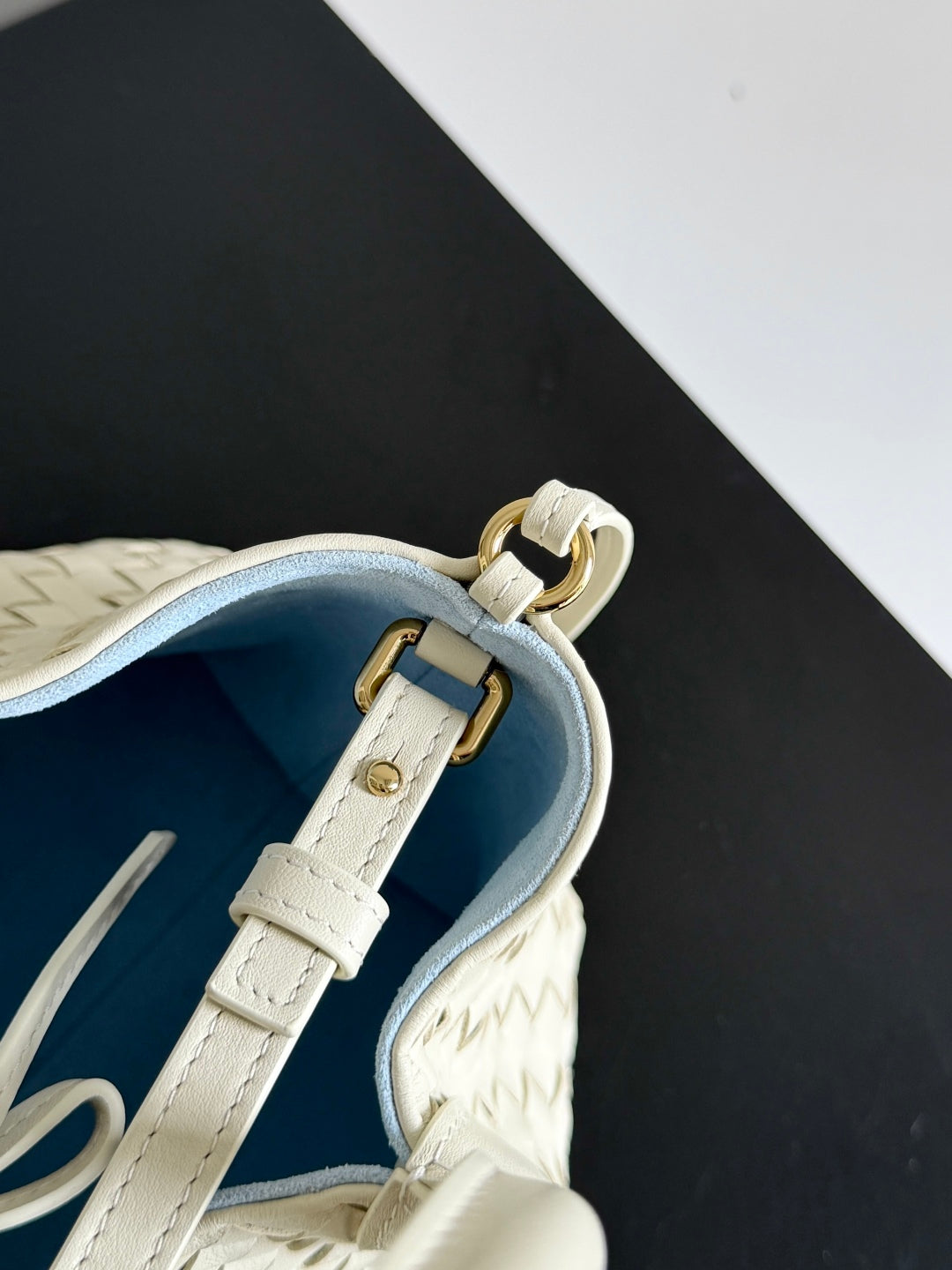 BOTTEGA VENETA 25S KLEINE PINACOTECA WENDBARE TASCHE 24 IN ELFENBEINHALBWELBLICHES KALBSLEDER