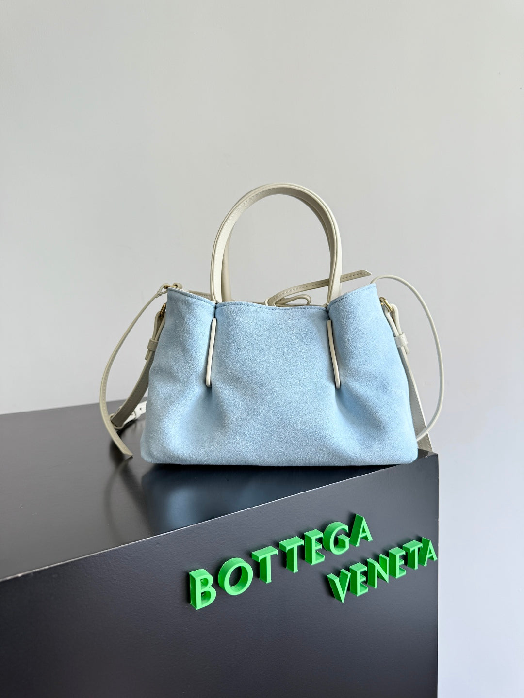 BOTTEGA VENETA 25S KLEINE PINACOTECA WENDBARE TASCHE 24 IN ELFENBEINHALBWELBLICHES KALBSLEDER