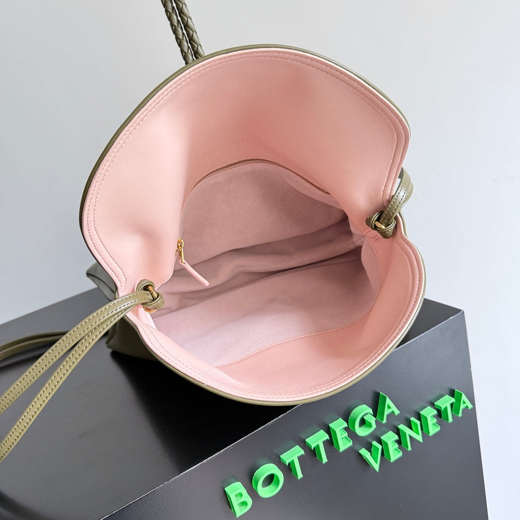 BOTTEGA VENETA 25S MEDIUM LIBERTA TASCHE 30 IN OLIVE GRÜNEM KALBSLEDER