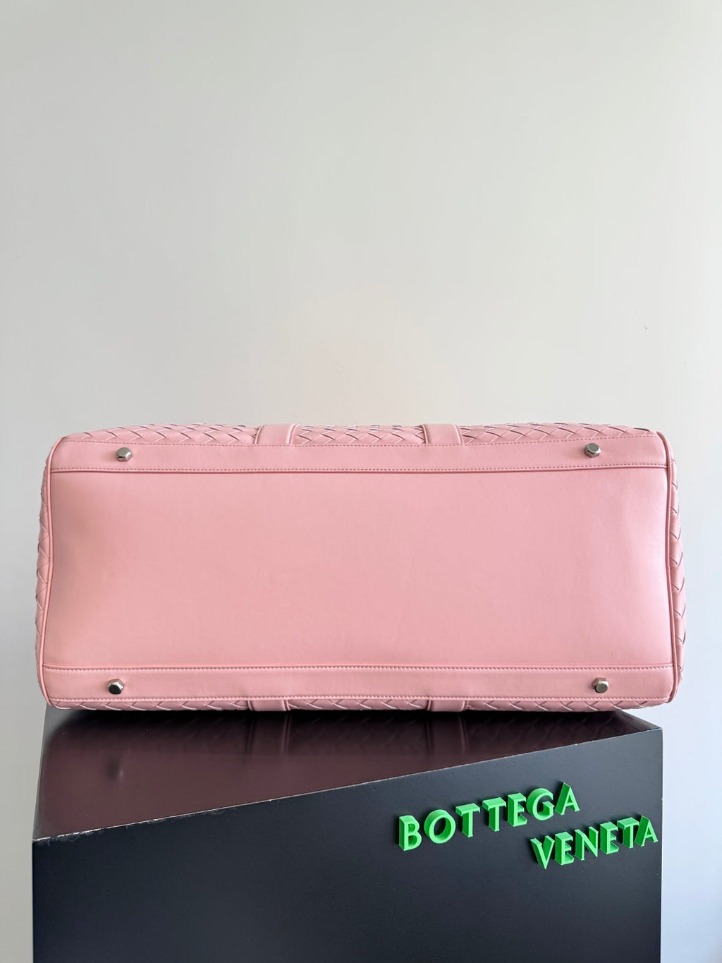 BOTTEGA VENETA 25S INTRECCIATO CABIN DUFFLE 55 AUS HELLROSA KALBSLEDER