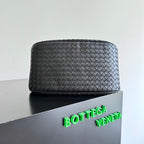 BOTTEGA VENETA 25S KORB 31 IN SCHWARZEM KALBSLEDER GOLDENE BESCHLÄGE