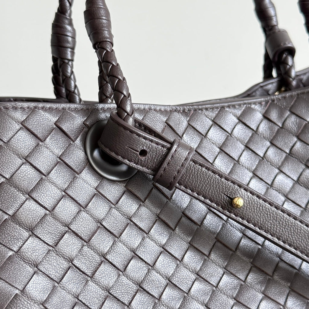 BOTTEGA VENETA 25S KORB 31 IN DUNKELBRAUNEM KALBSLEDER GOLDENE BESCHLÄGE