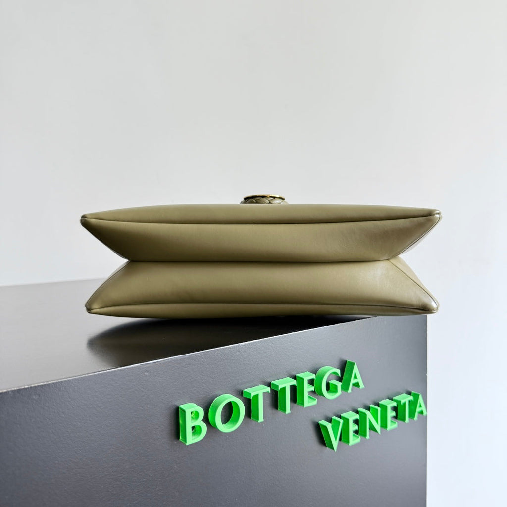 BOTTEGA VENETA 25S MEDIUM LIBERTA TASCHE 27 IN OLIVE GRÜN KALBSLEDER GOLDENE BESCHLÄGE