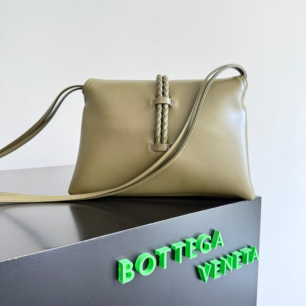 BOTTEGA VENETA 25S MEDIUM LIBERTA TASCHE 27 IN OLIVE GRÜN KALBSLEDER GOLDENE BESCHLÄGE