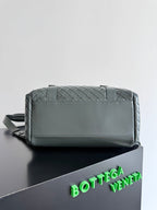 BOTTEGA VENETA 25S SCHULRUCKSACK 39 IN GEDECKTEM TÜRKISGRAUEM KALBSLEDER