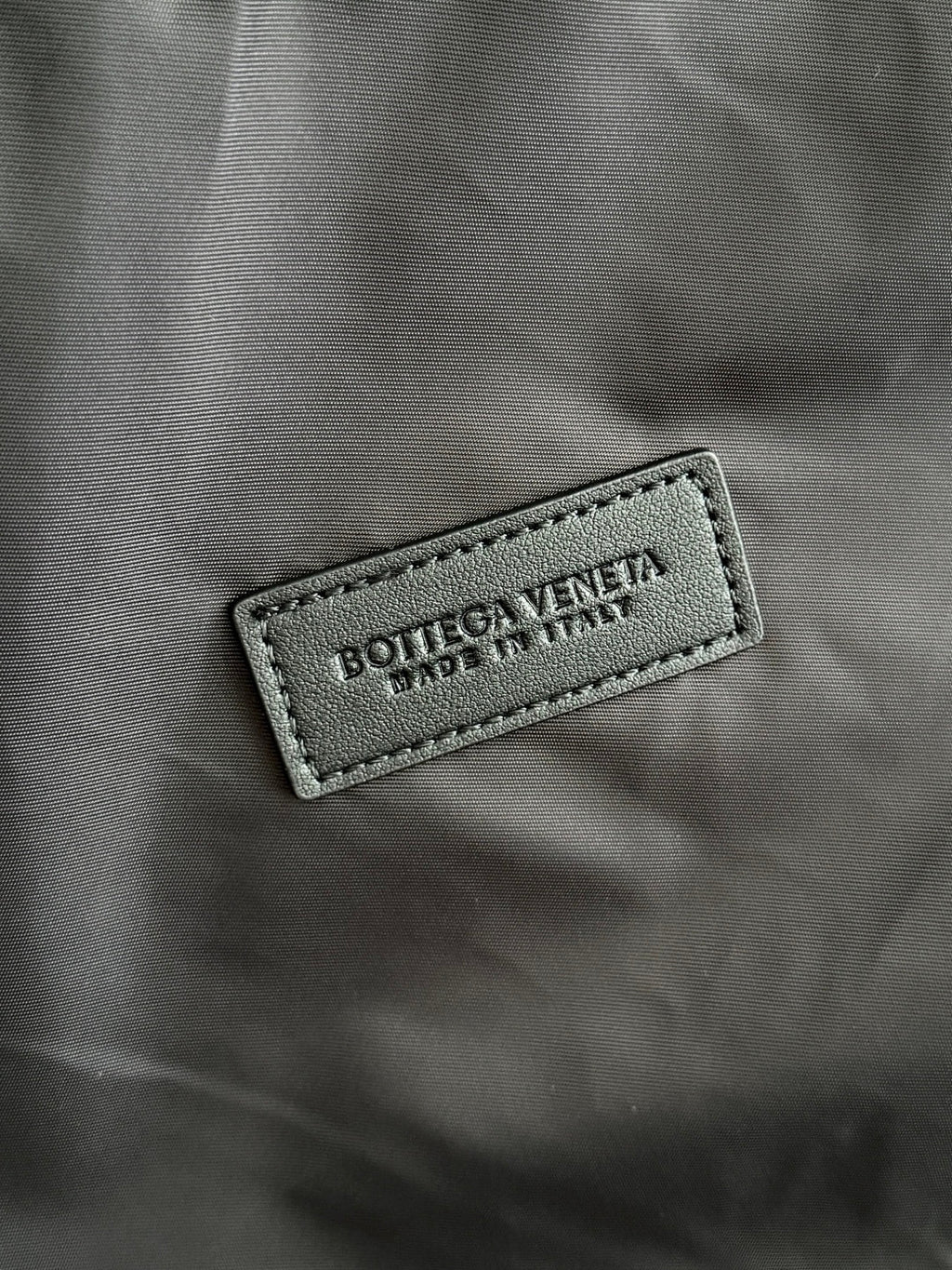 BOTTEGA VENETA 25S ODYSSEY CABIN 3D INTRECCIO MUSTER GEPÄCK 55 AUS OLIVGRÜNEM KALBSLEDER