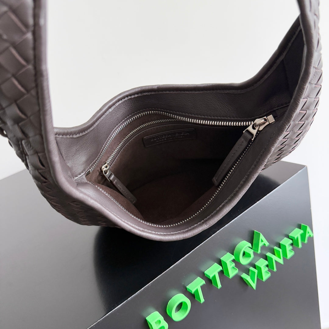 BOTTEGA VENETA 25S VENETO TASCHE 27 IN DUNKELBRAUNEM KALBSLEDER SILBERNE BESCHLÄGE