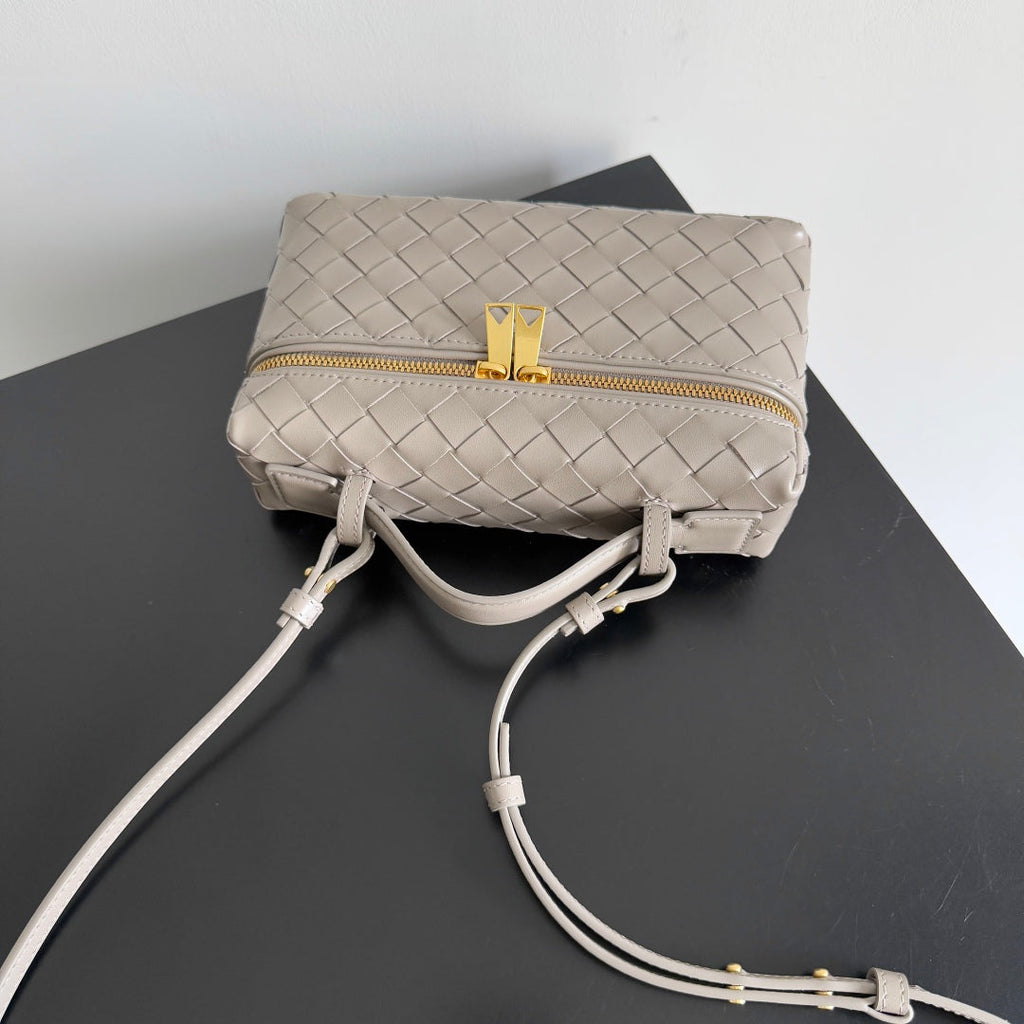 BOTTEGA VENETA 25S BANG BANG 22 IN WARMER GRAUER INTRECCIATO-KALBSLEDER-GOLD-HARDWARE