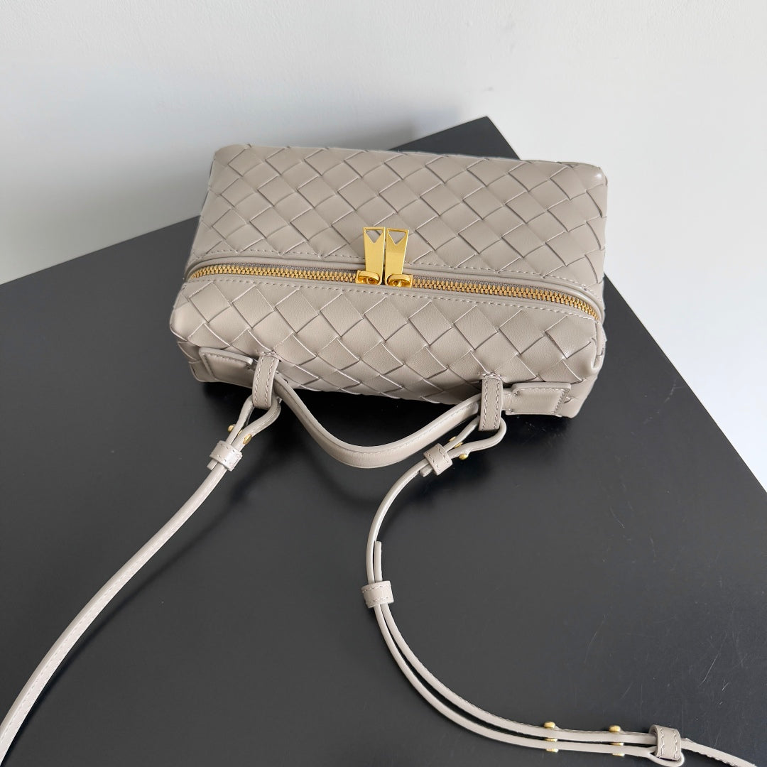 BOTTEGA VENETA 25S BANG BANG 22 IN WARMER GRAUER INTRECCIATO-KALBSLEDER-GOLD-HARDWARE