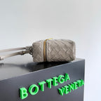 BOTTEGA VENETA 25S BANG BANG 22 IN WARMER GRAUER INTRECCIATO-KALBSLEDER-GOLD-HARDWARE