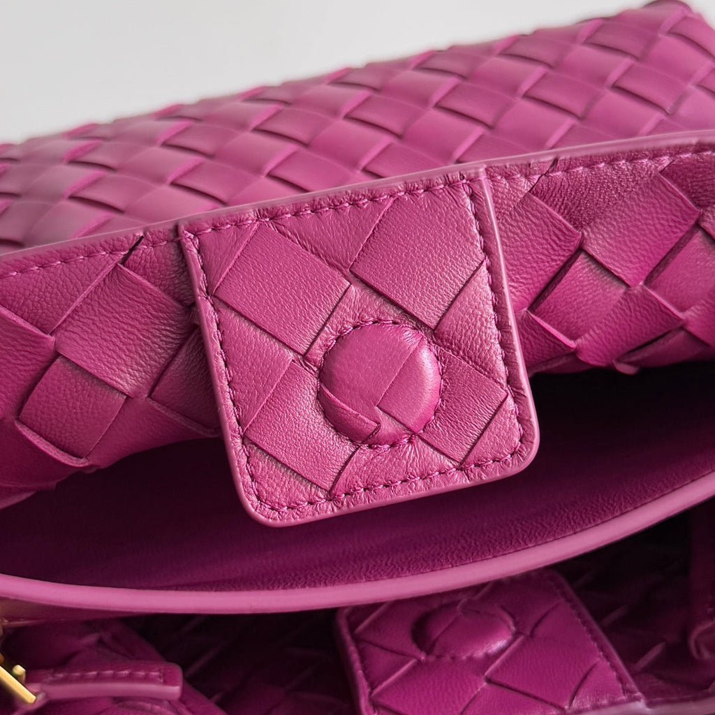 BOTTEGA VENETA 25S ANDIAMO 25 AUS HIMBEERROSA KALBSLEDER