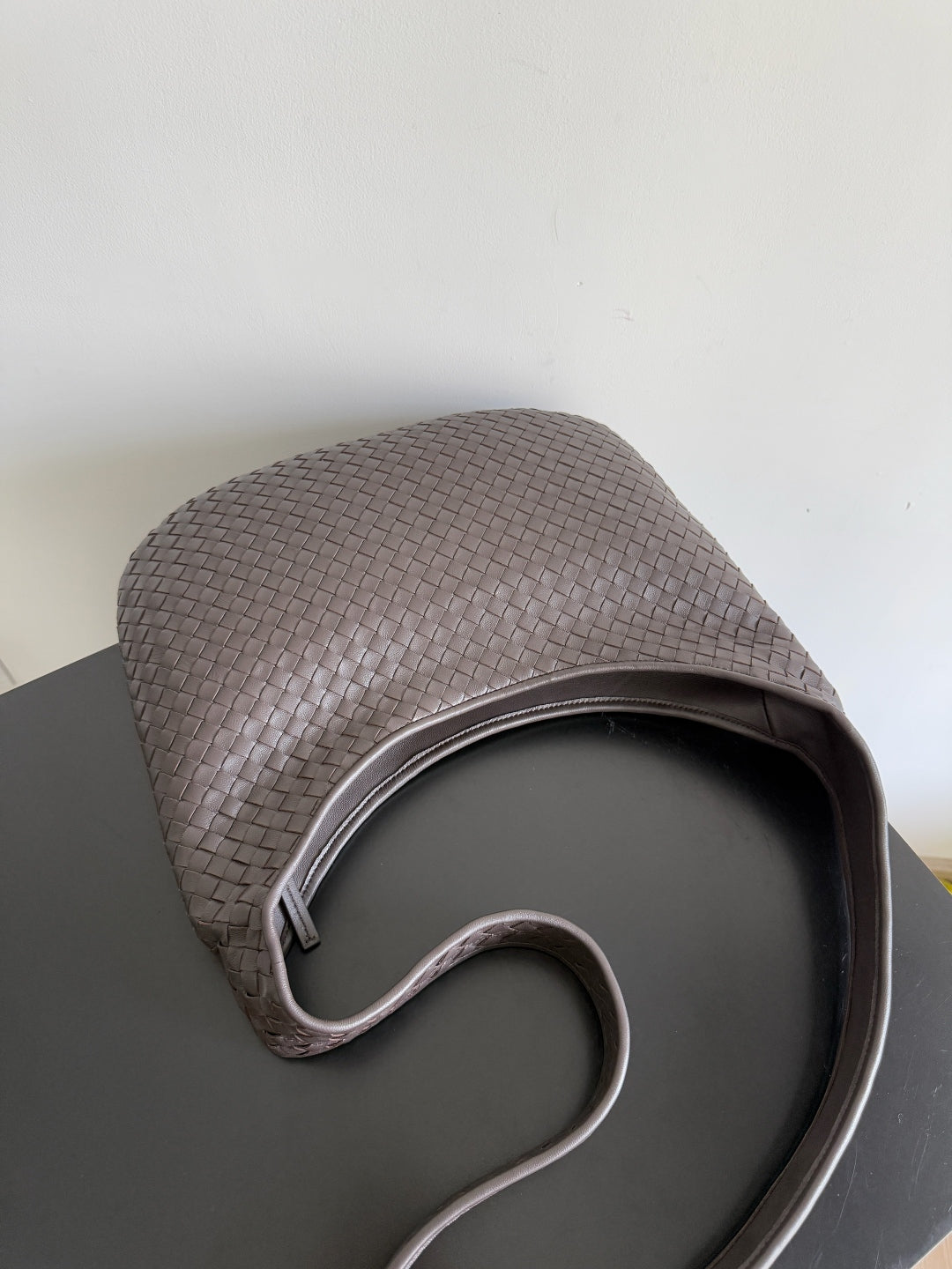 BOTTEGA VENETA 25S GROSSE VENETO-TASCHE 38 IN DUNKELBRAUNES KALBSLEDER SILBERNE BESCHLÄGE