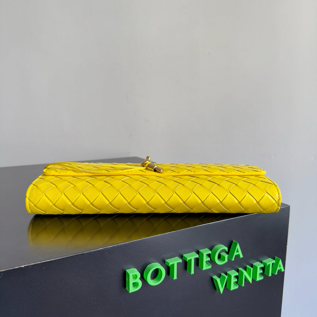 BOTTEGA VENETA 25S LANGE CLUTCH ANDIAMO 31 AUS ZITRONENGELBEM KALBSLEDER