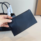 KLEINE PINACOTECA-TRAGETASCHE 25 IN SCHWARZES KALBSLEDER